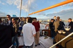 cena de un grupo de empresa con aperitivo a media tarde